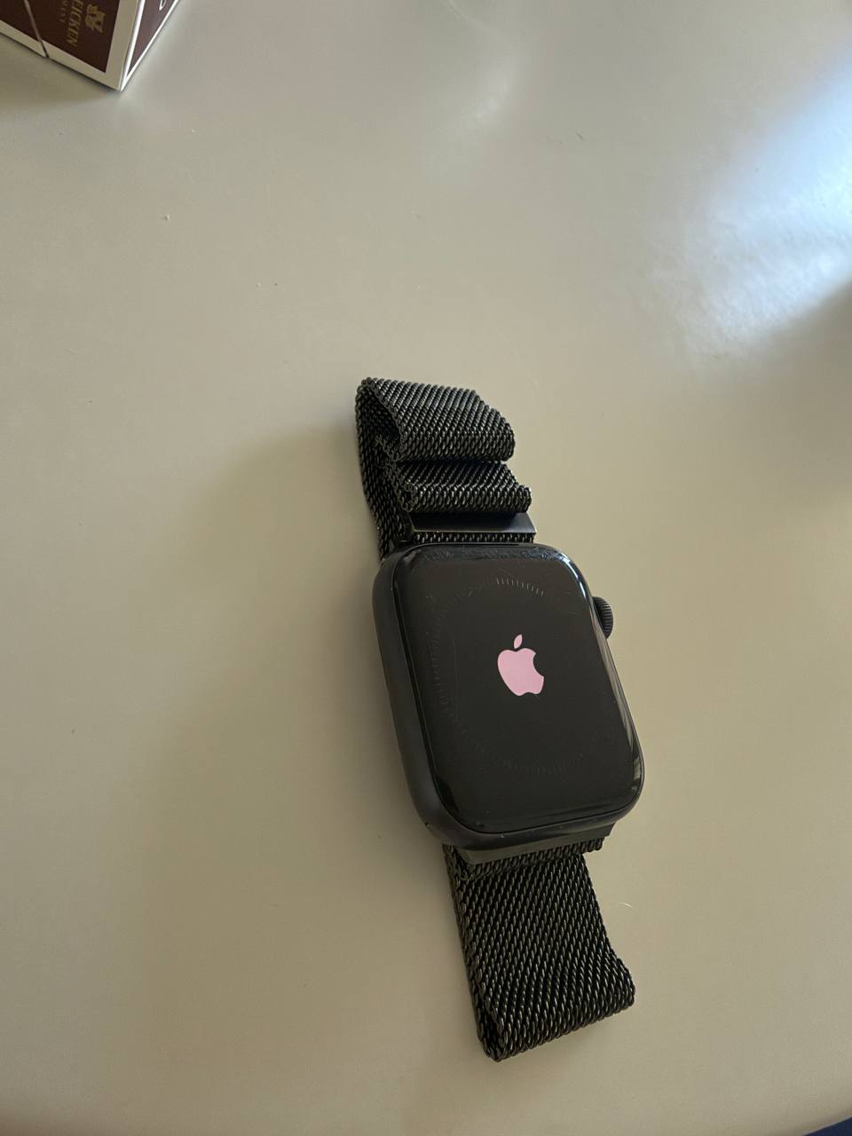 Apple Watch SE, батарея 92%