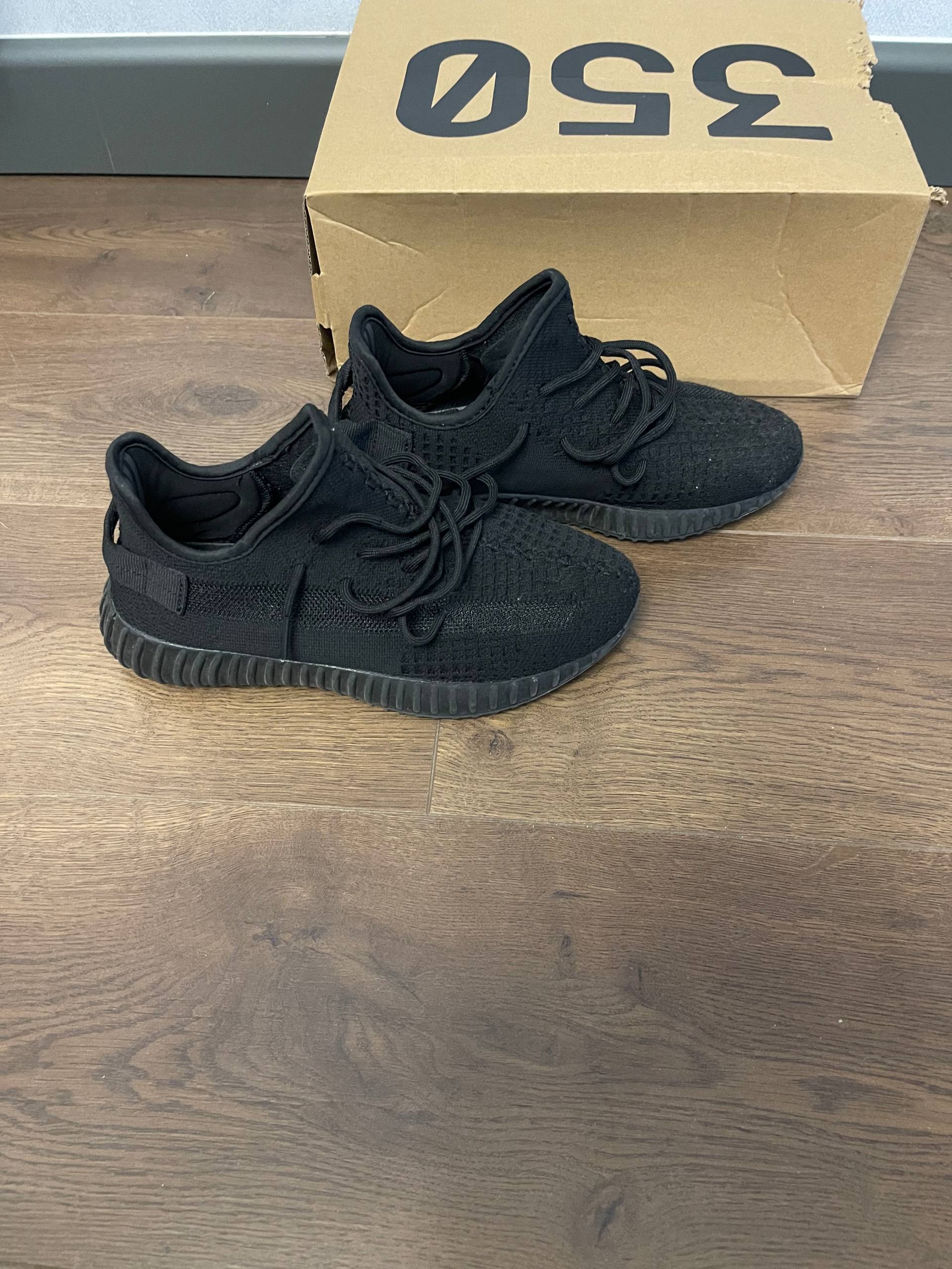 Adidas Yeezy Boost 350 V2 (реплика)