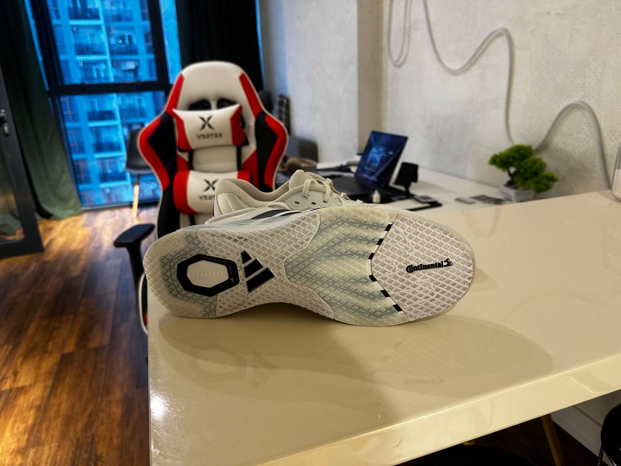 Кроссовки Adidas новые