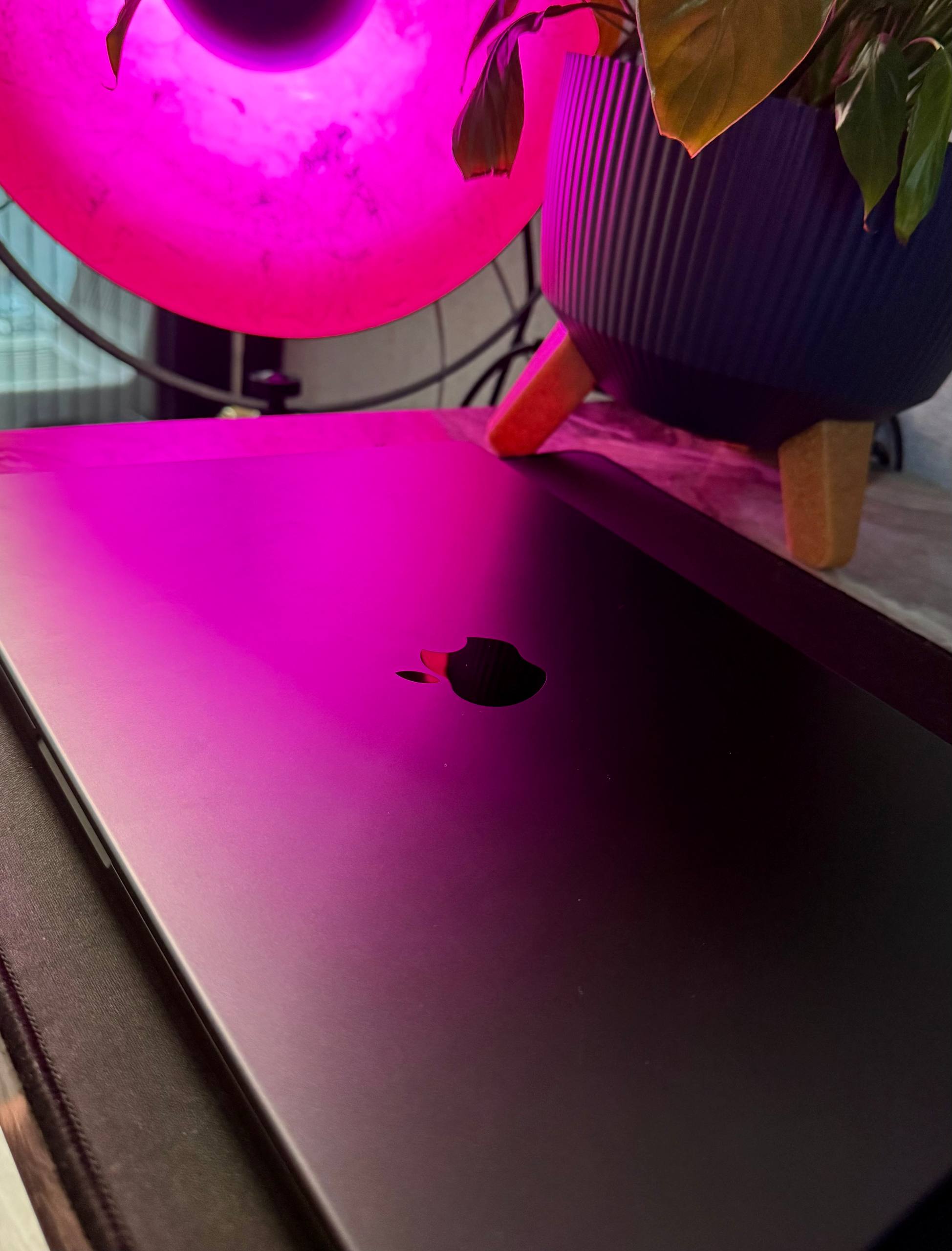 MacBook Pro 16" M4 Pro 24GB/512GB