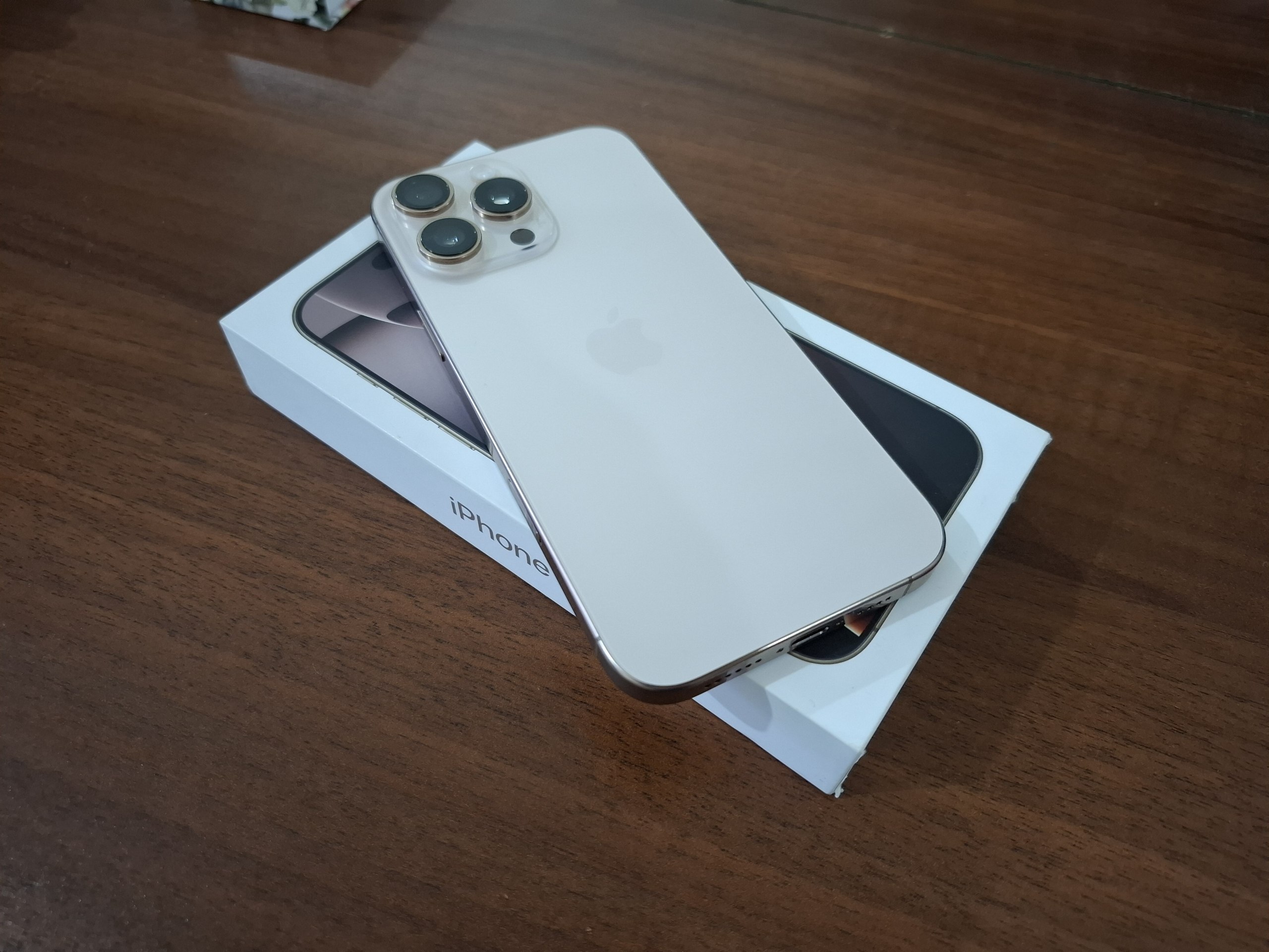 iPhone 16 Pro Max 256GB Desert Titanium