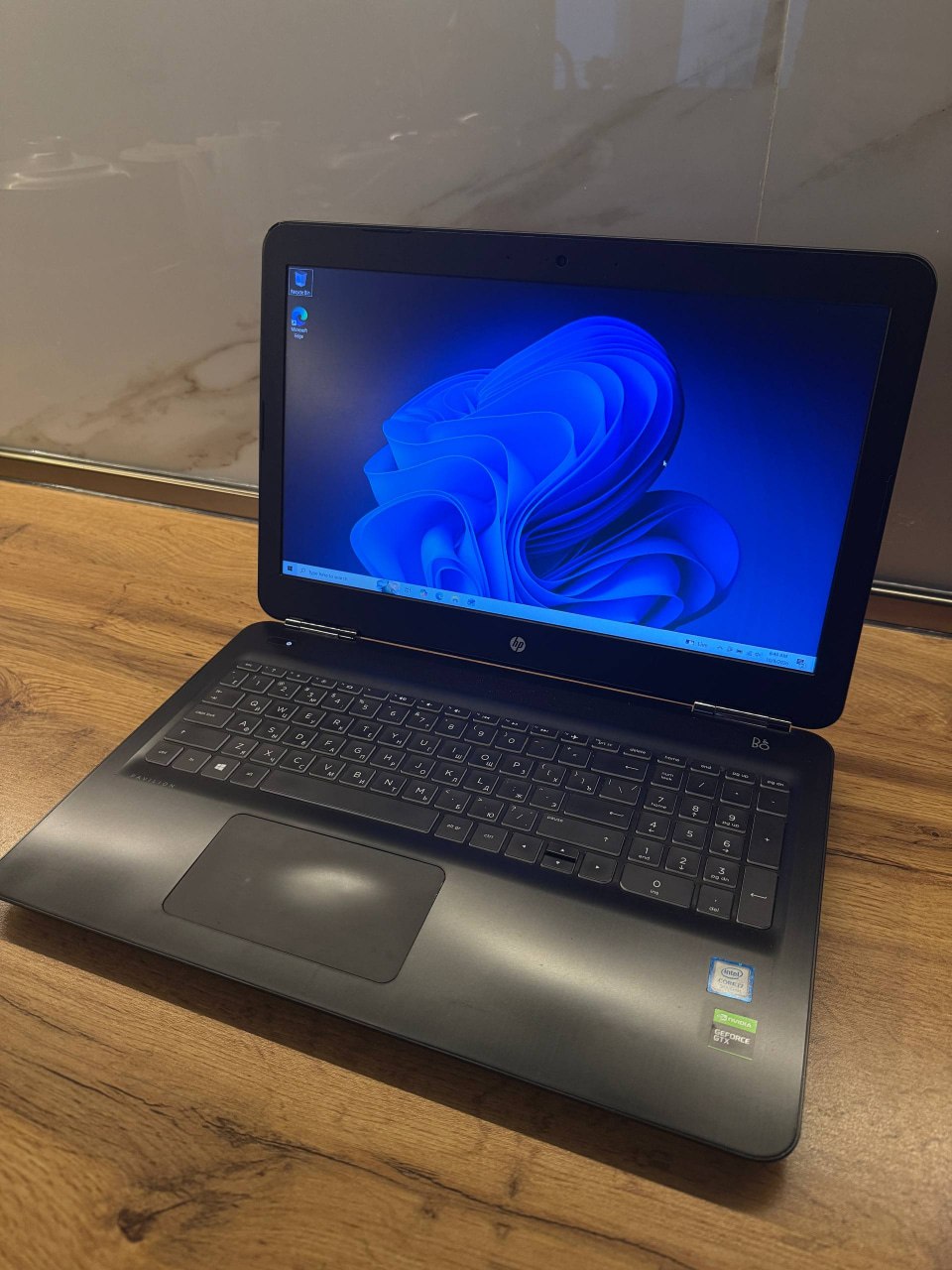 Ноутбук HP Pavilion 15-bc52ur (i7-9750H, GTX 1050, 512GB SSD)