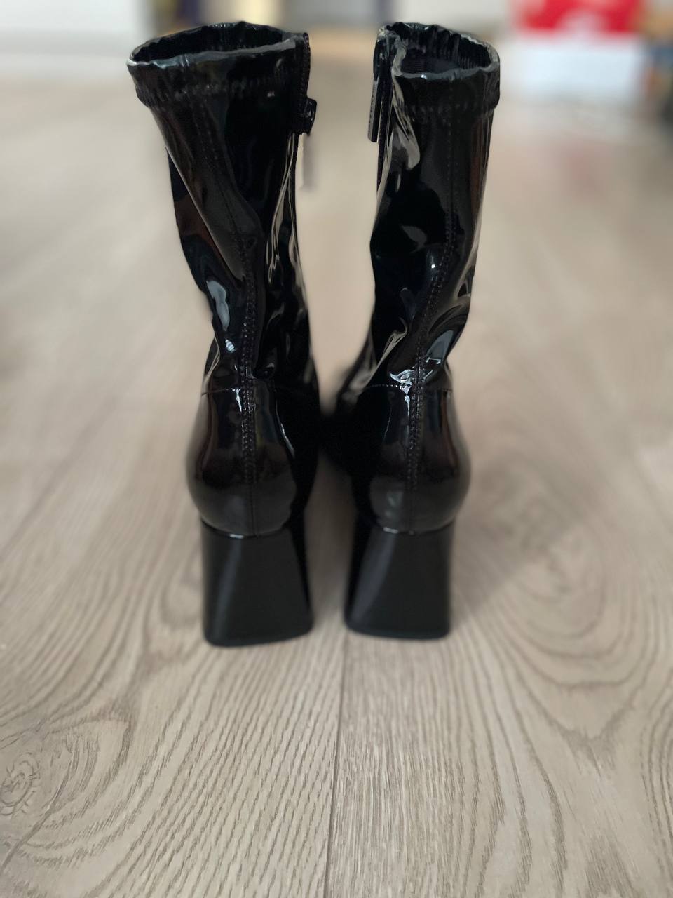 Charles & Keith полусапожки из лаковой кожи, размер 37,5-38