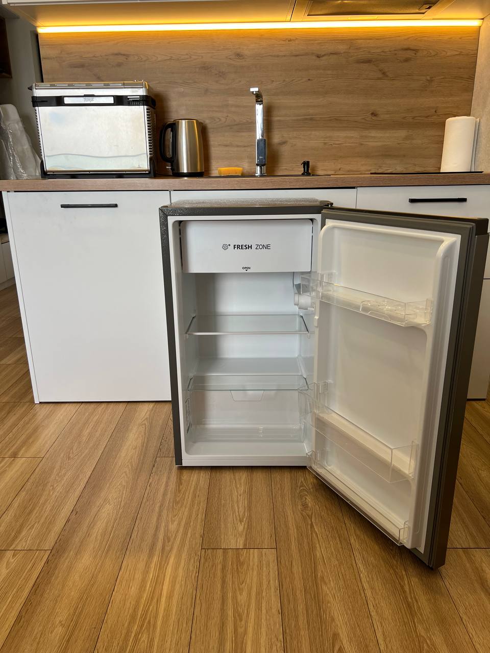Мини-холодильник Hisense RS13DR-silver