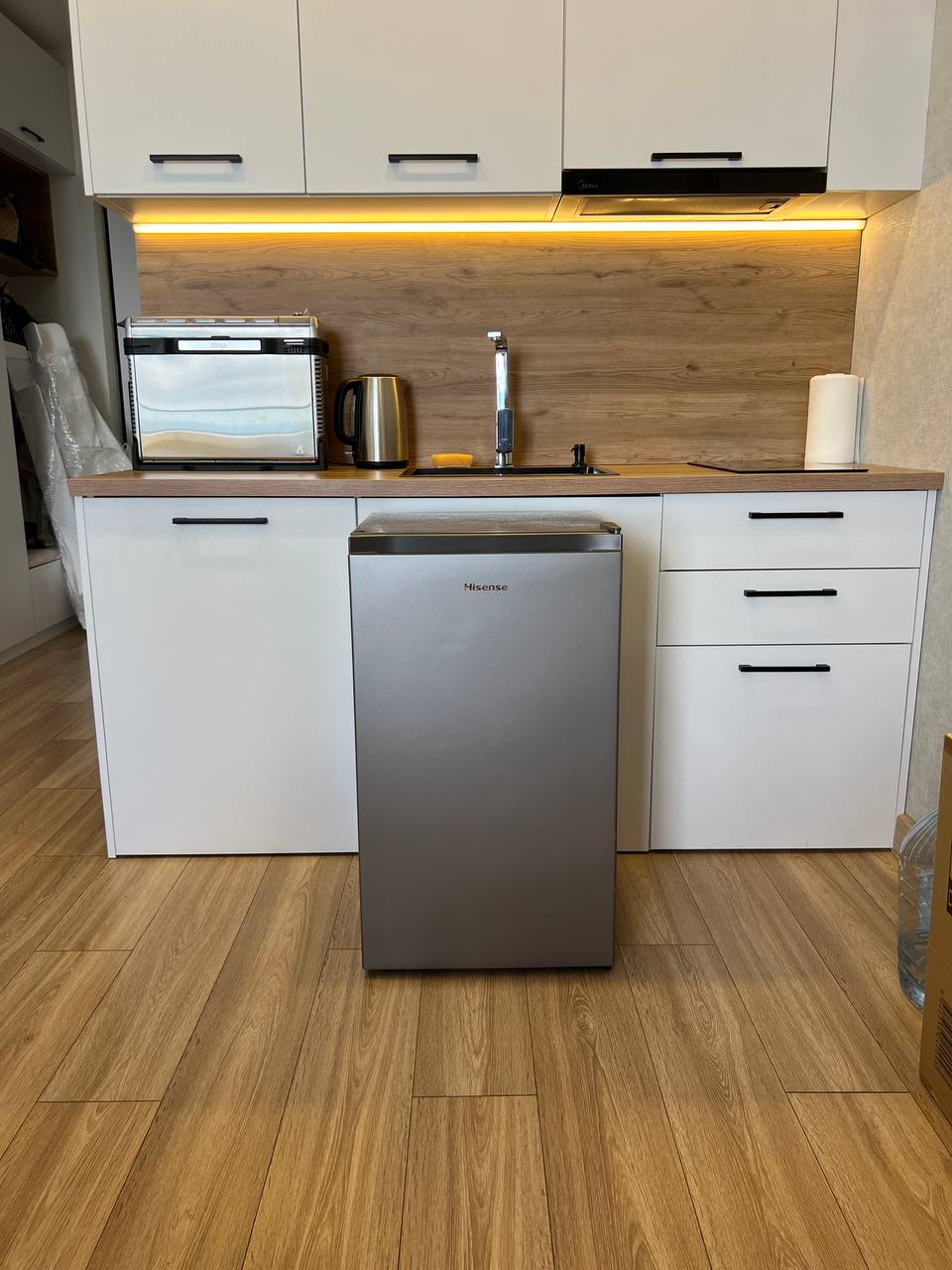 Мини-холодильник Hisense RS13DR-silver