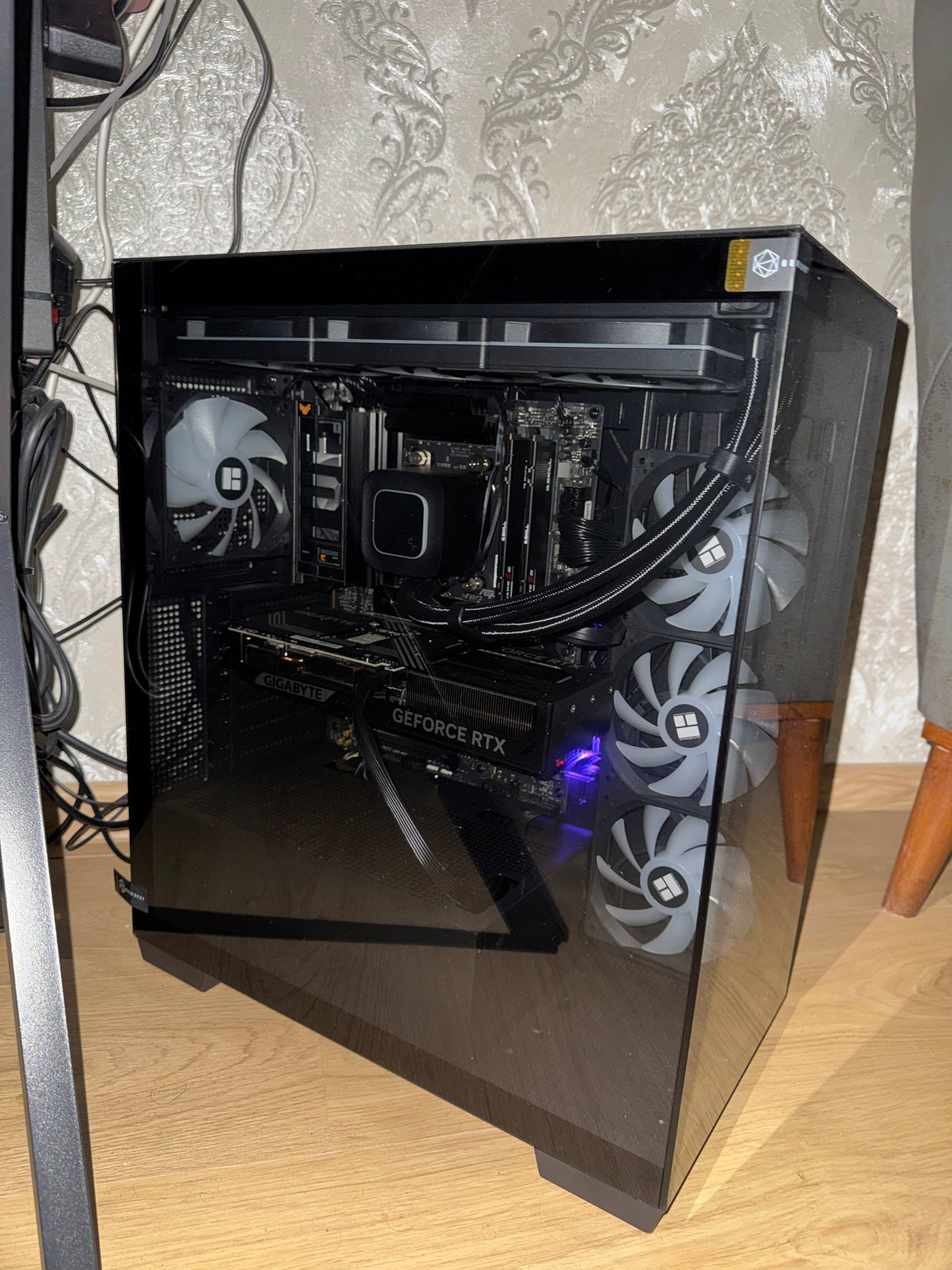 Игровой ПК: AMD Ryzen 7 9800X3D, RTX 5070 12GB, 32GB DDR5, 2TB SSD