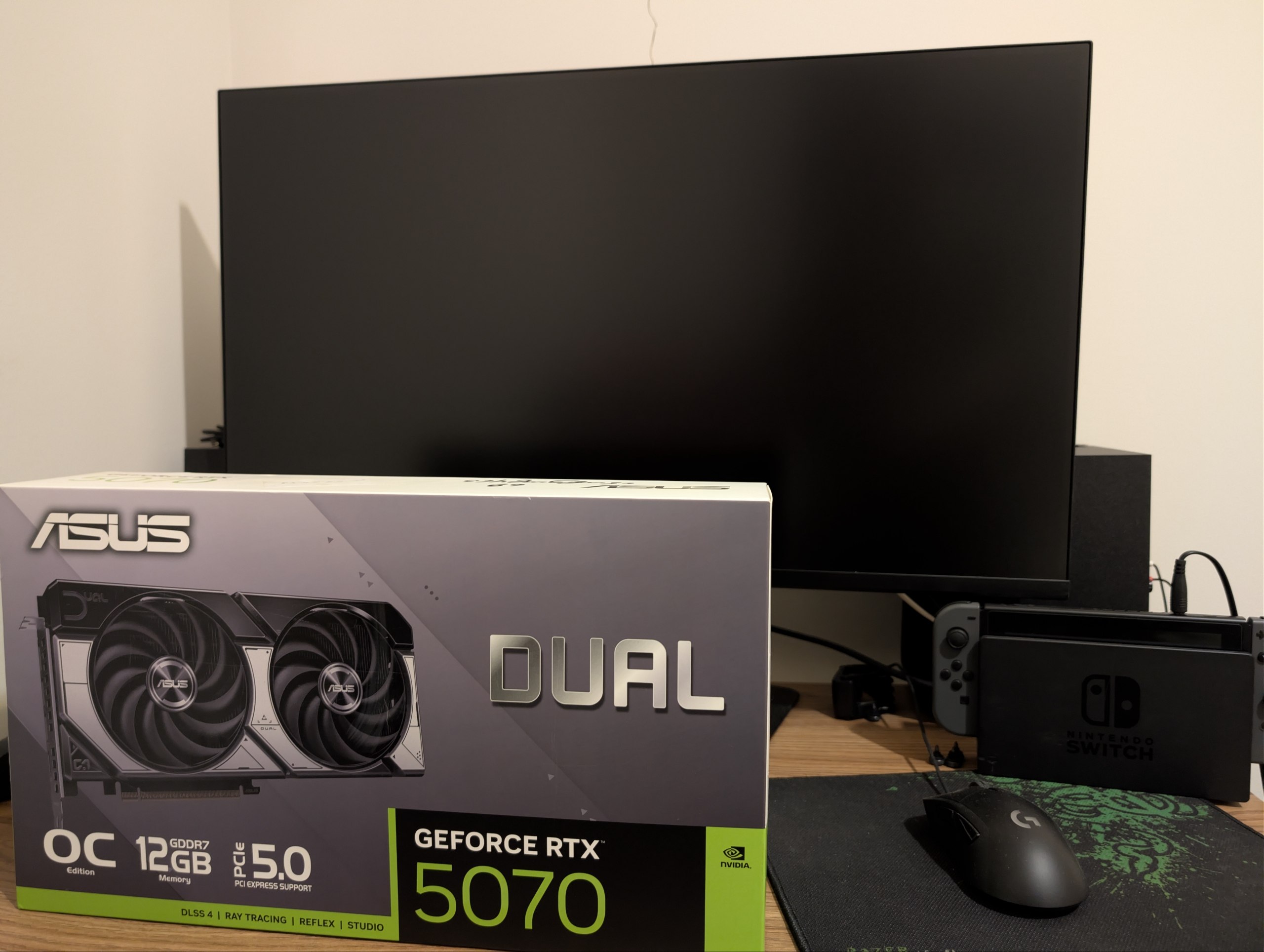 Видеокарта Asus Dual RTX 5070