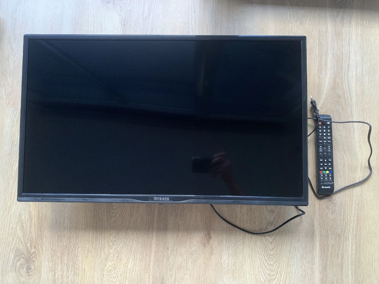 Телевизор Graetz LD-32K1 Smart TV с кронштейном