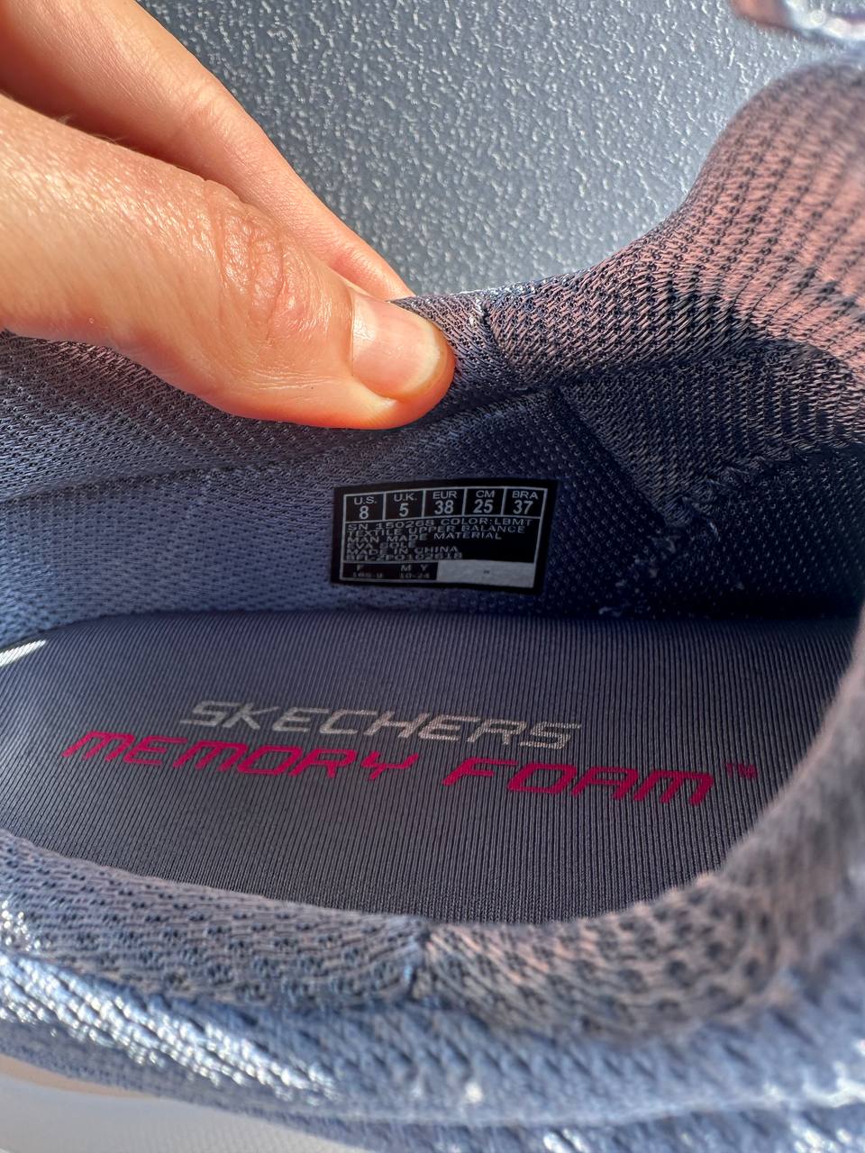 Кроссовки Skechers новые, 37 размер