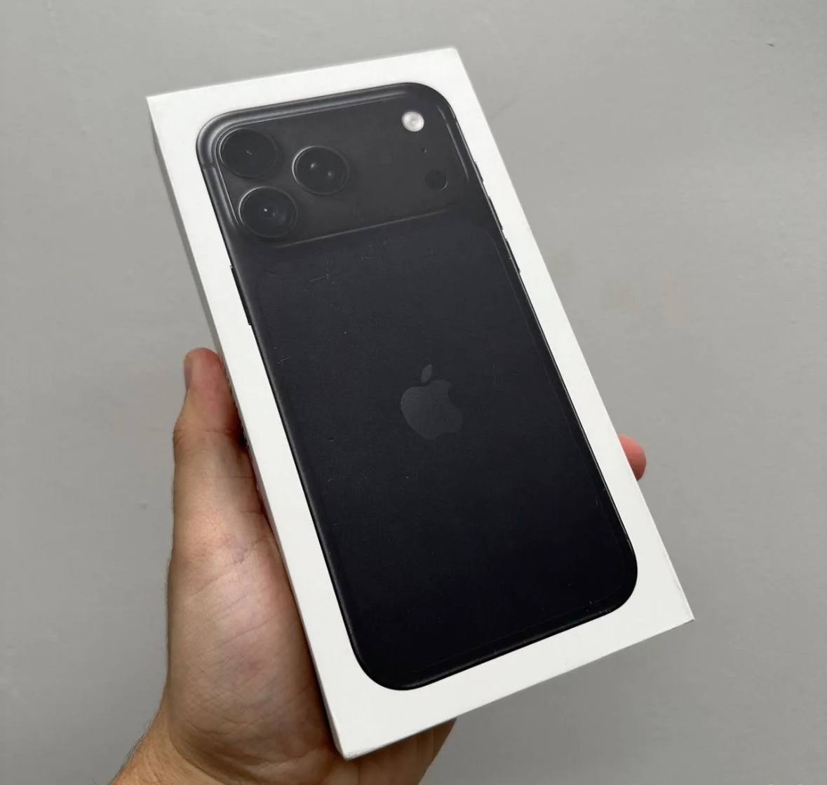 iPhone 18 Pro Max 245GB e-SIM