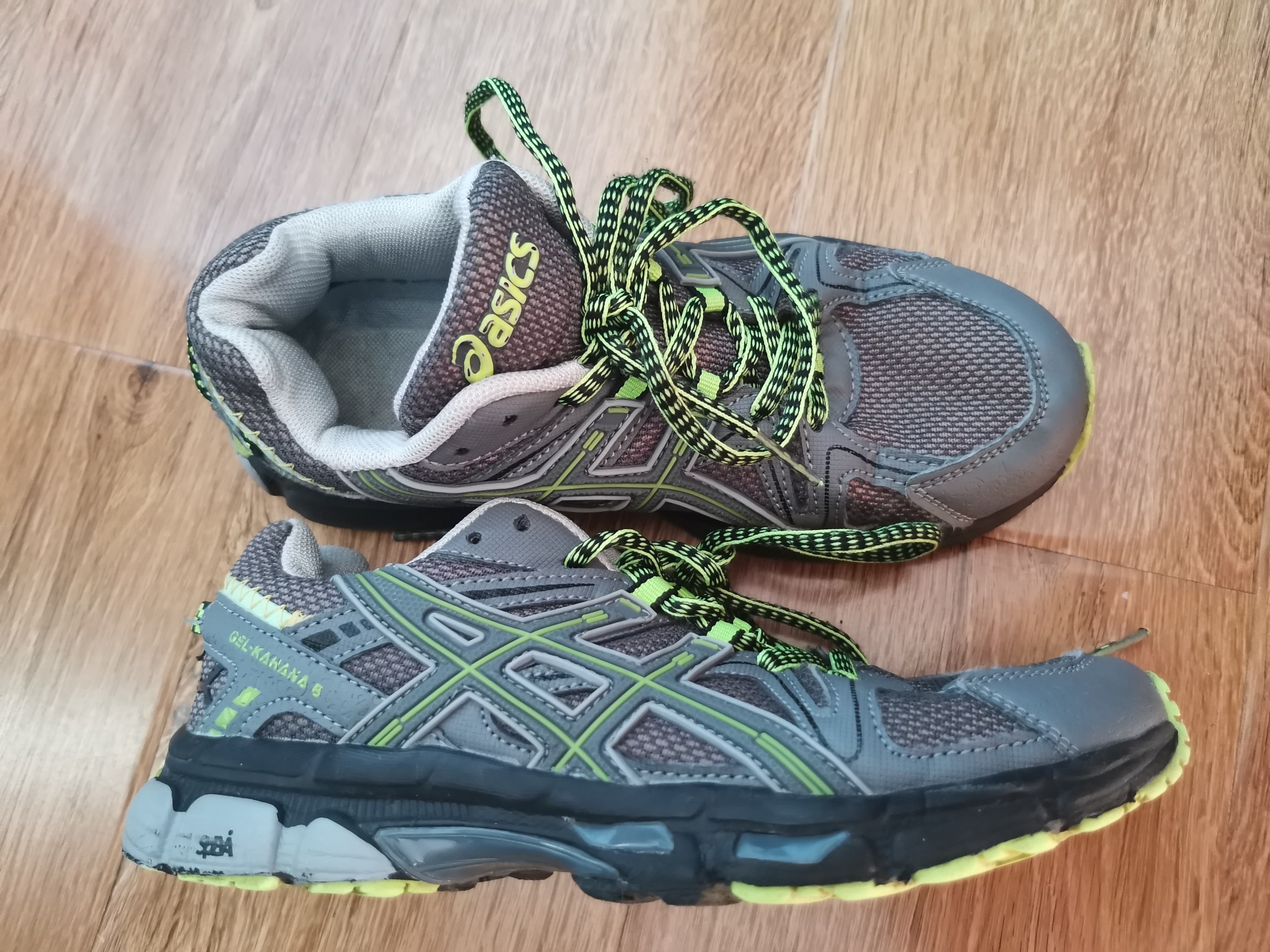 Кроссовки Asics, размер 35-36
