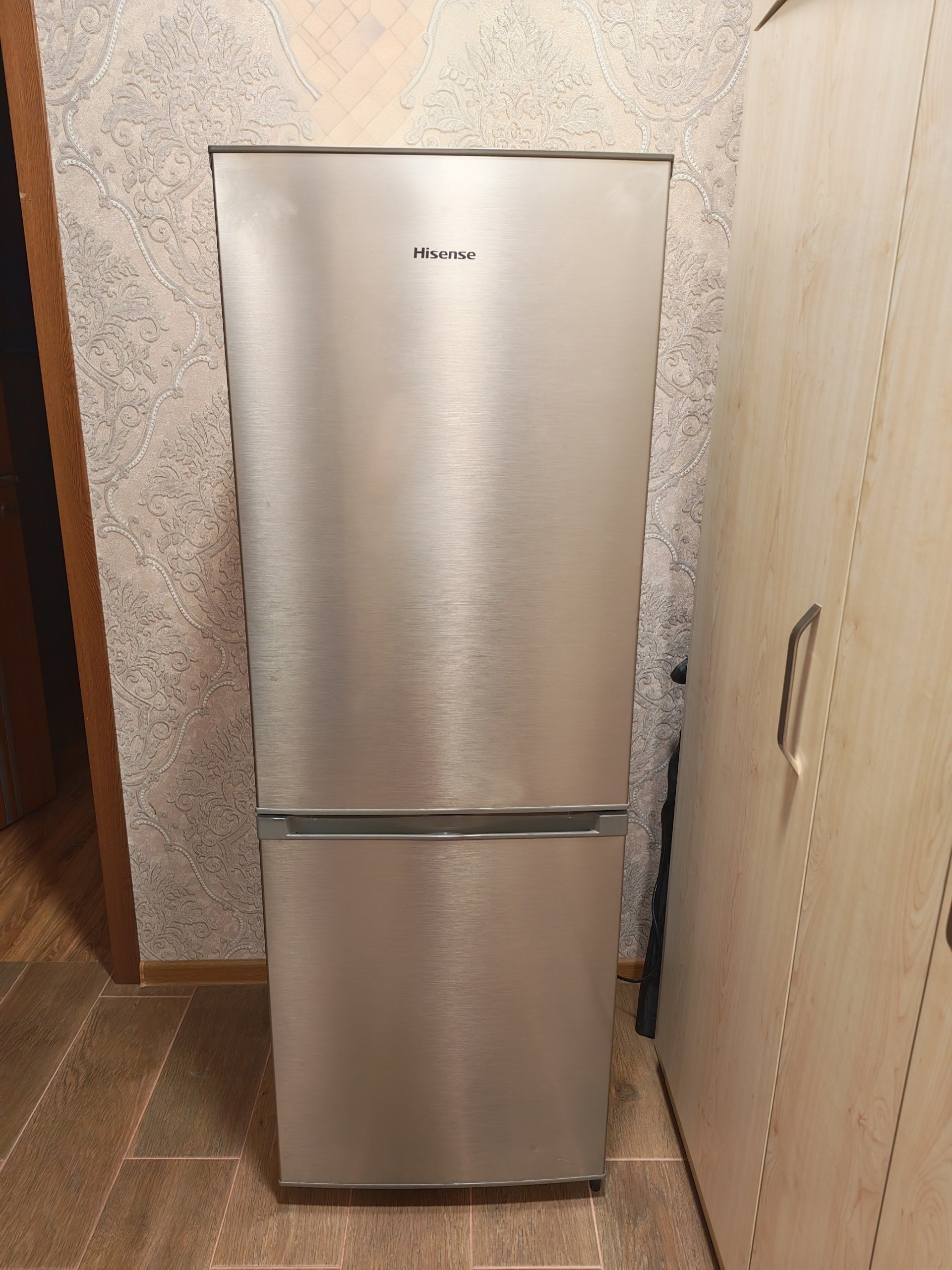 Холодильник Hisense RD-23DC Silver, 160 см