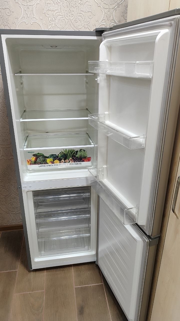 Холодильник Hisense RD-23DC Silver, 160 см