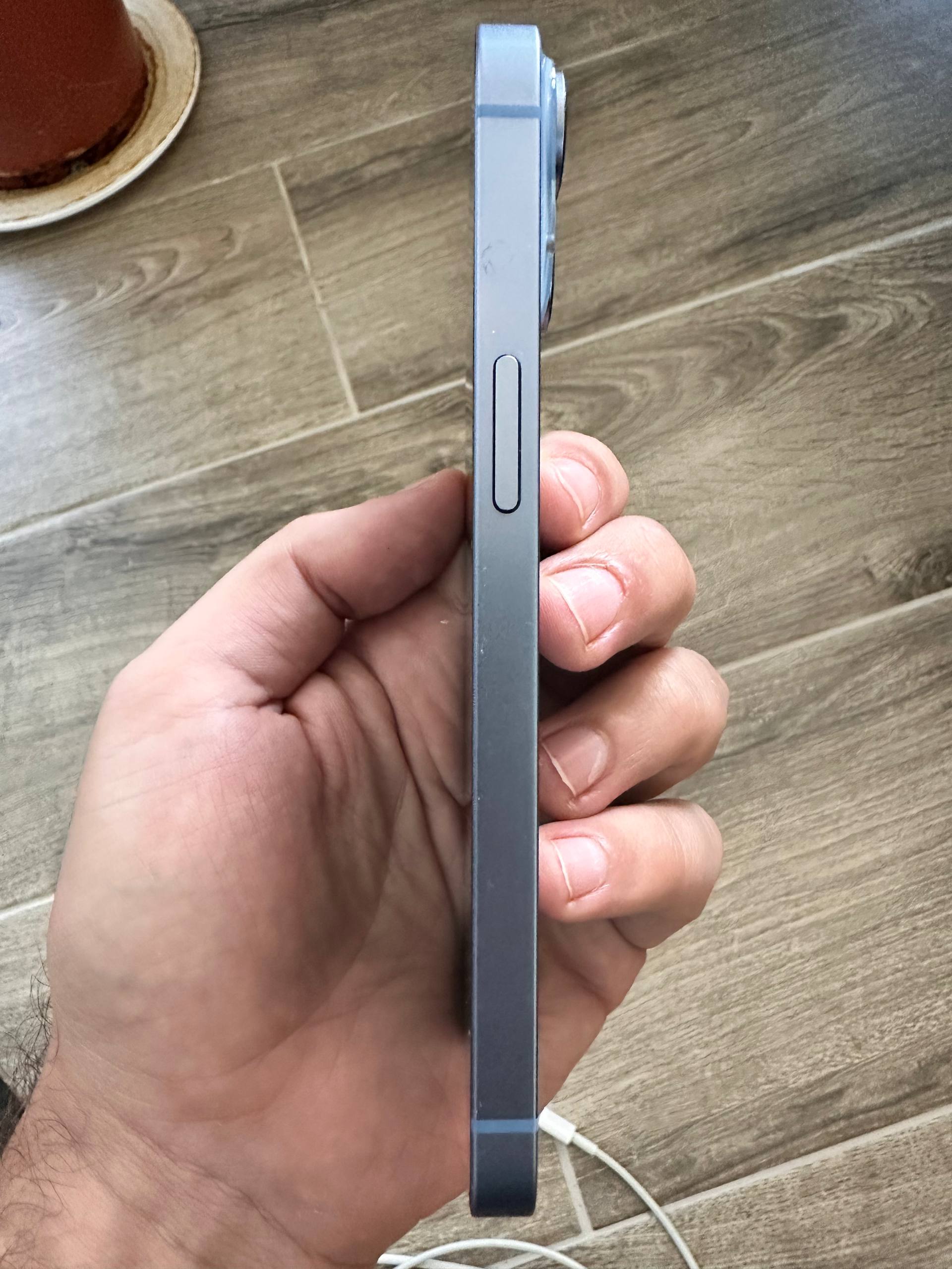 iPhone 14 128 ГБ голубой