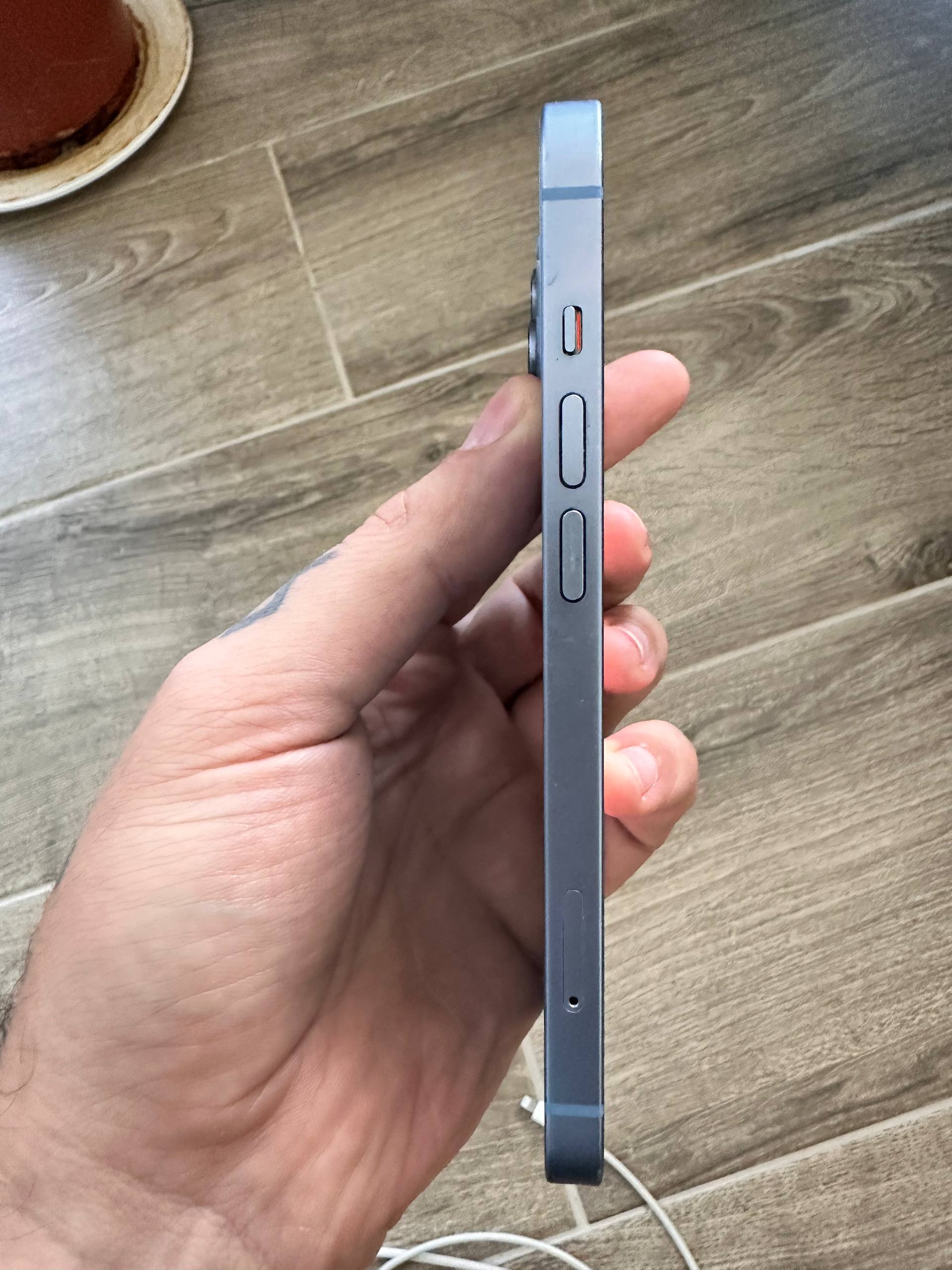 iPhone 14 128 ГБ голубой