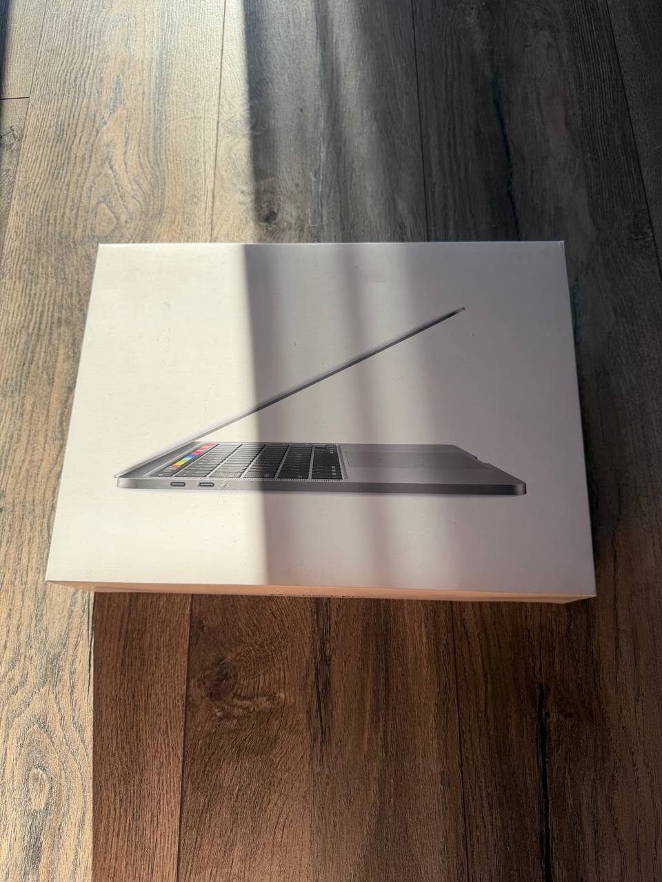 MacBook Pro 13" (2020) Intel Core i5 16GB 256GB