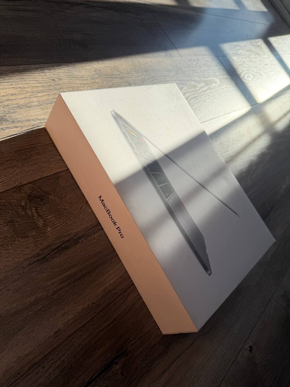MacBook Pro 13" (2020) Intel Core i5 16GB 256GB