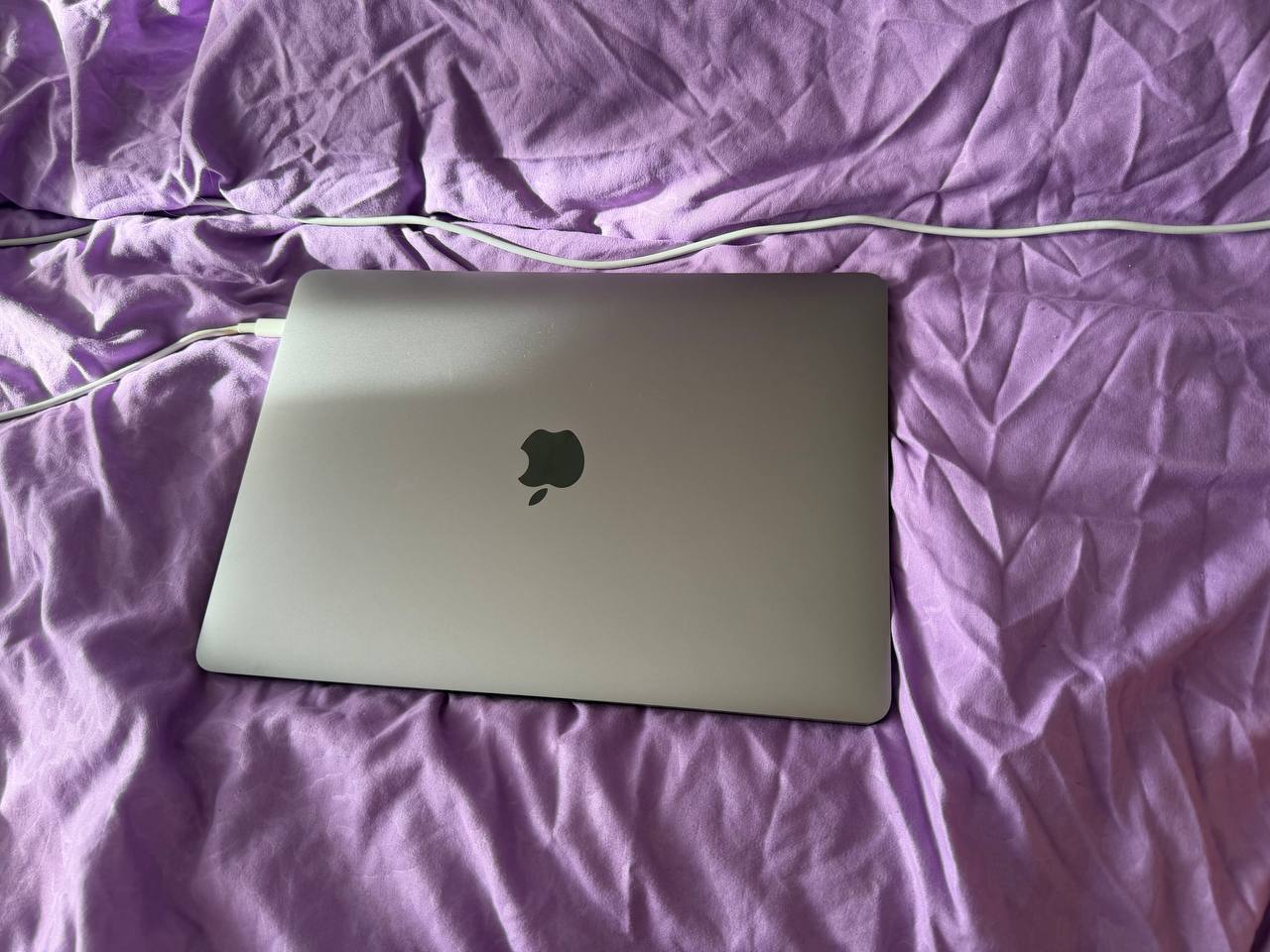 MacBook Pro 13" (2020) Intel Core i5 16GB 256GB