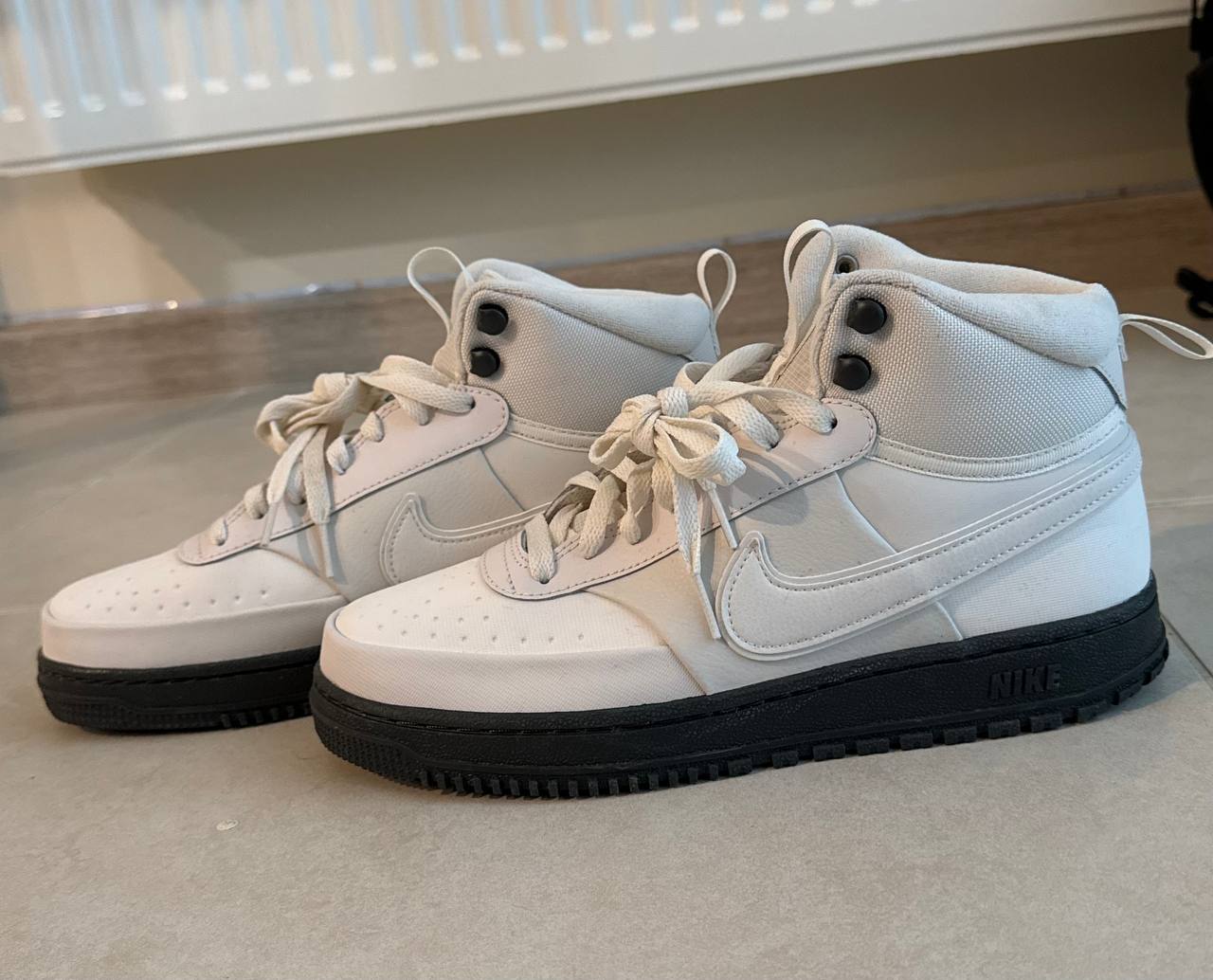Nike кроссовки 42.5, новые без коробки