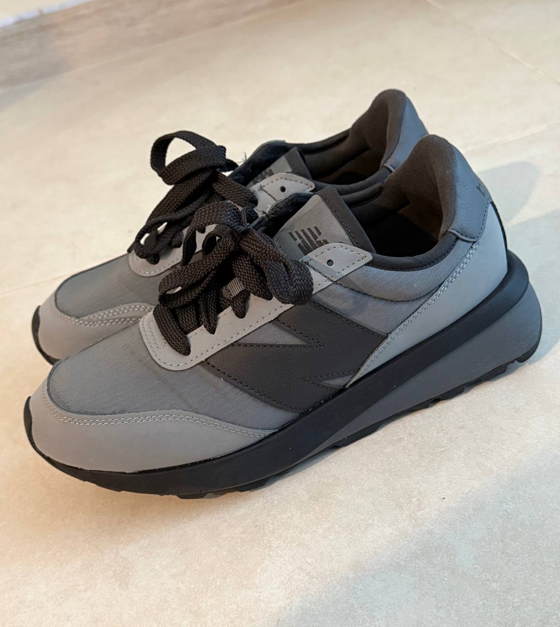 New Balance 370 кроссовки 42, с коробкой
