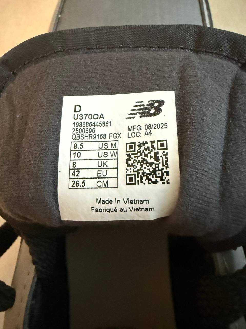 New Balance 370 кроссовки 42, с коробкой