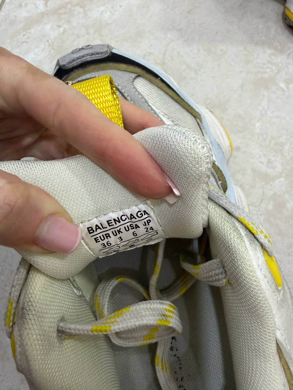 Кроссовки Balenciaga Cargo серо-белые, 38 размер