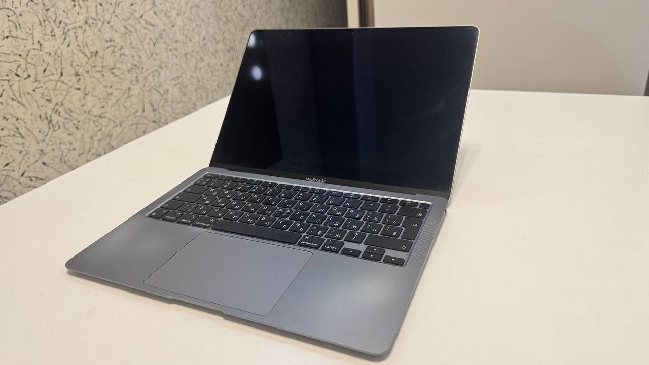 MacBook Air M1 13" 8/256