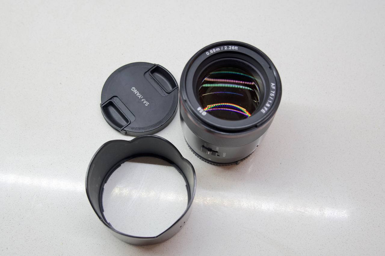 Объектив Samyang AF 75mm f/1.8 FE для Sony E