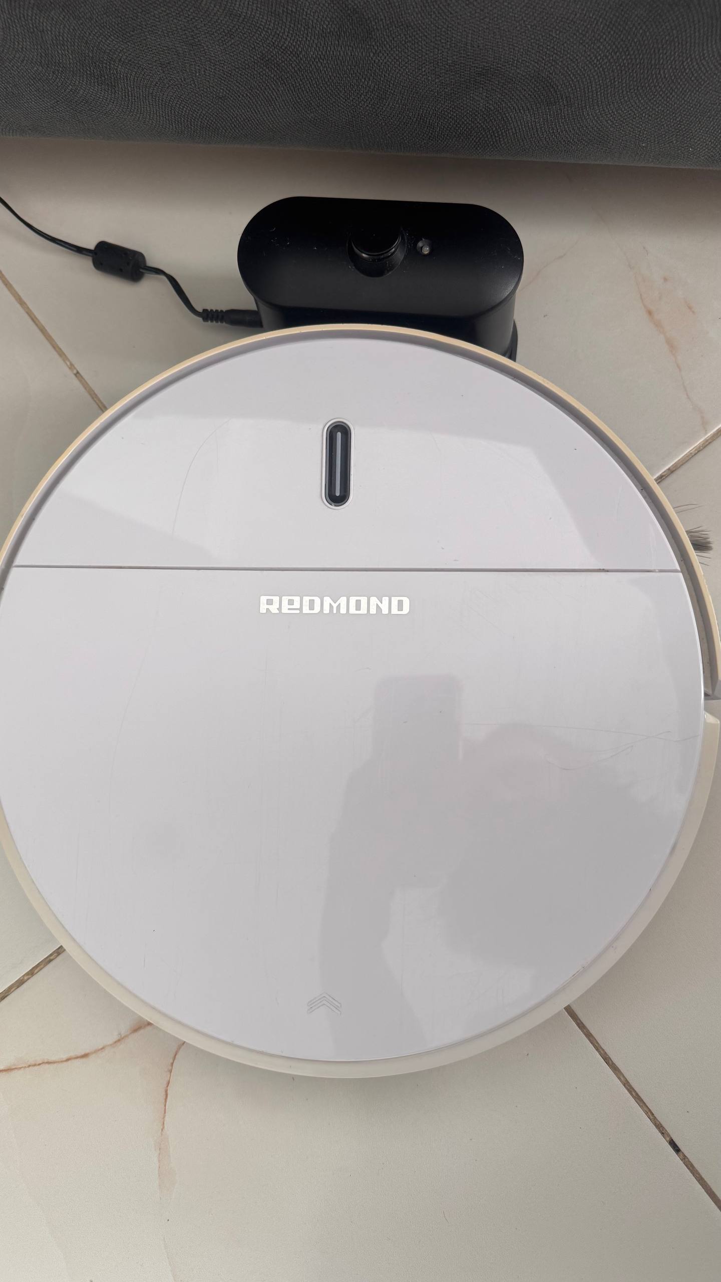 Робот-пылесос REDMOND RV-R450