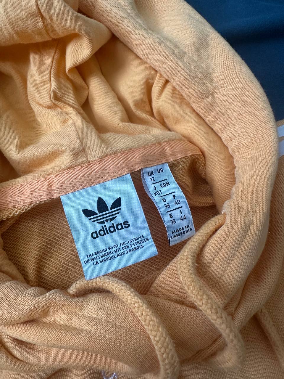 Худи Adidas размер L (большая C, небольшая M)