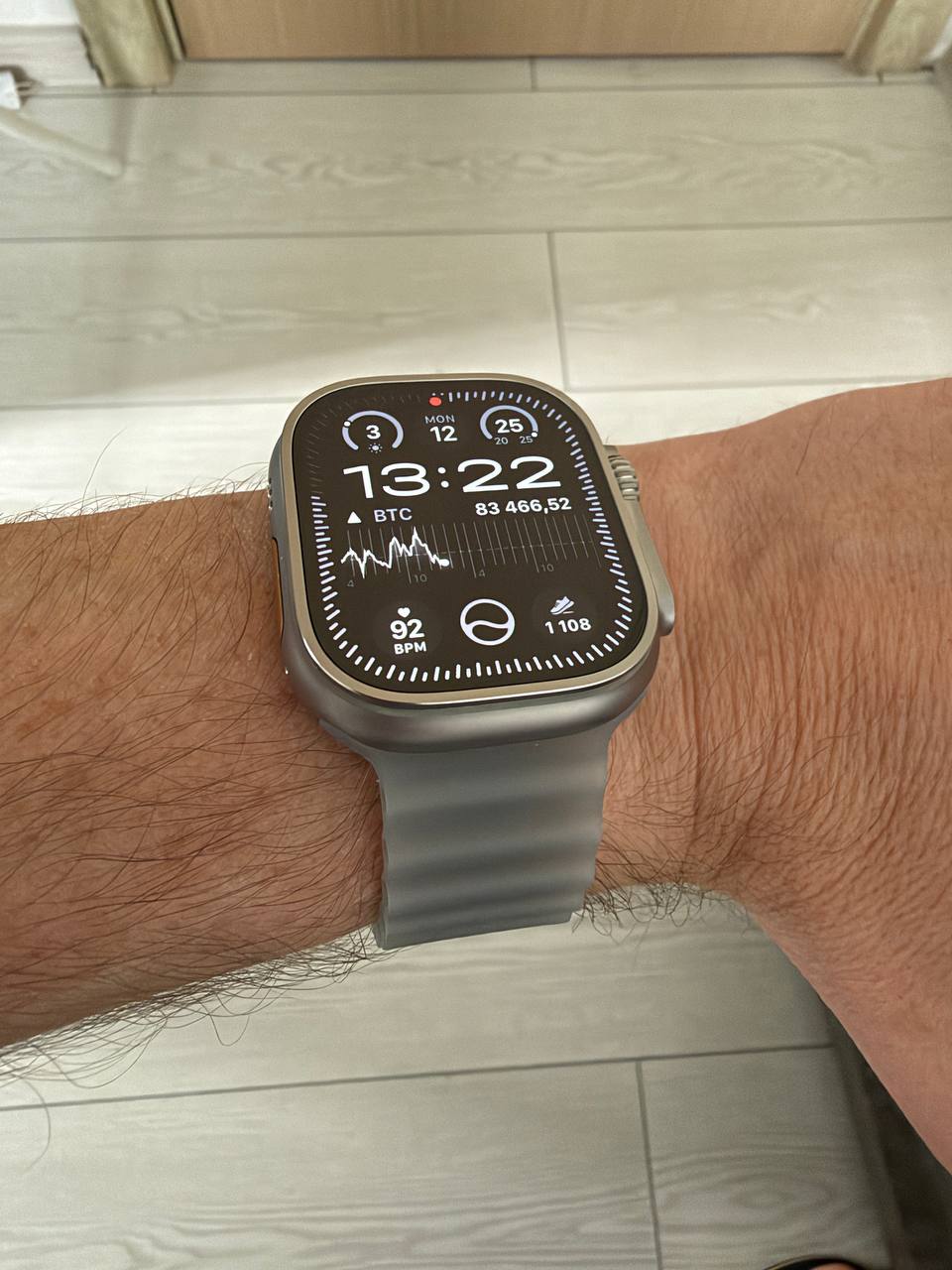 Apple Watch Ultra 4 Natural Titanium