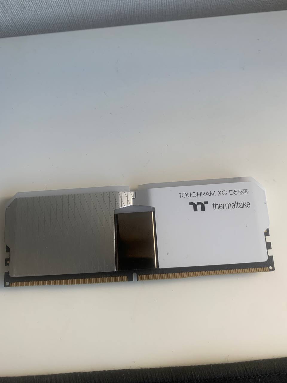 Оперативная память Thermaltake TOUGHRAM XG D5 RGB DDR5 16 ГБ 5600