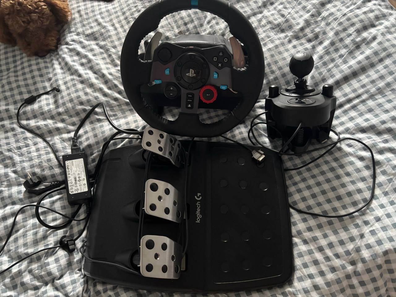 Игровой руль Logitech G29 Driving Force Racing Wheel с педалями и шифтером