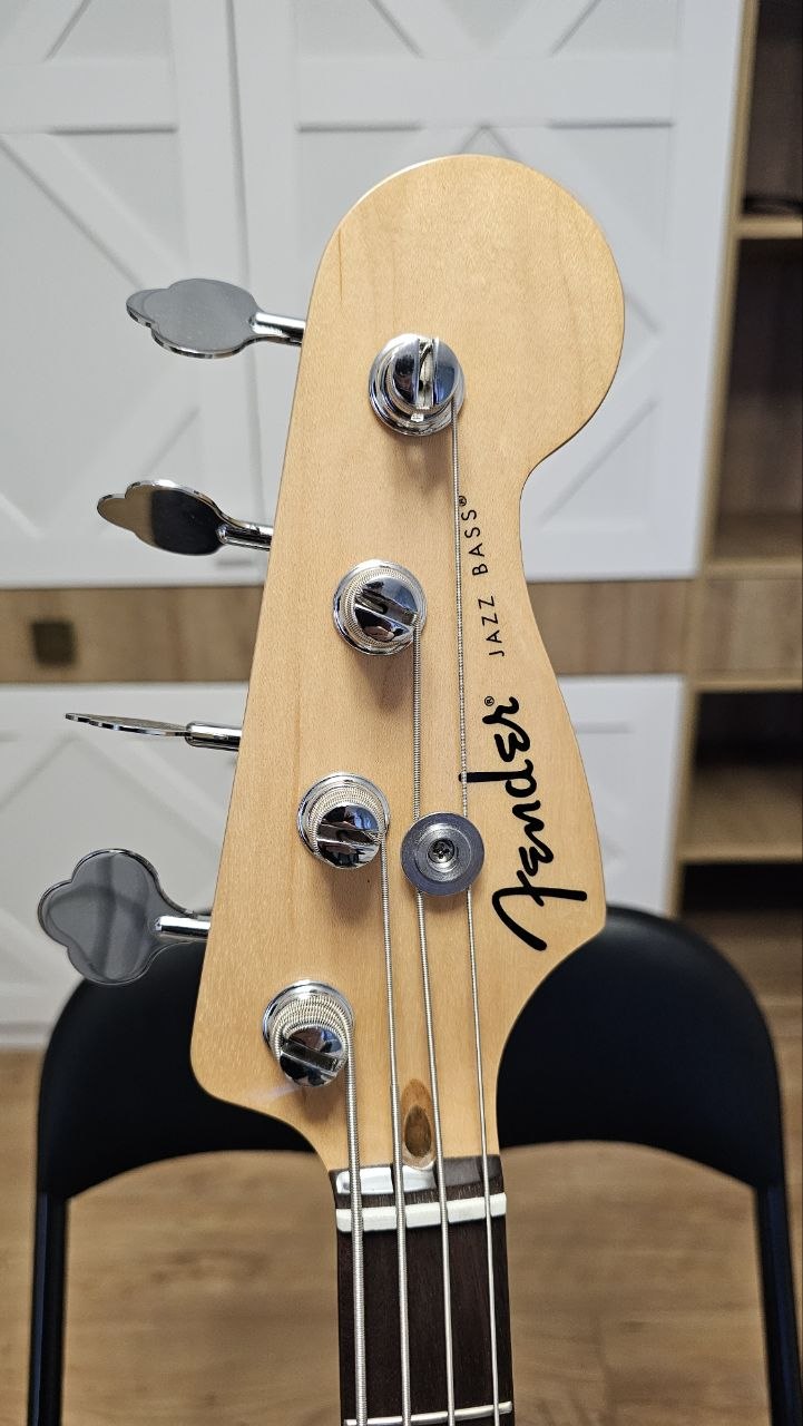 Бас-гитара Fender Standard Jazz Bass, Olympic White