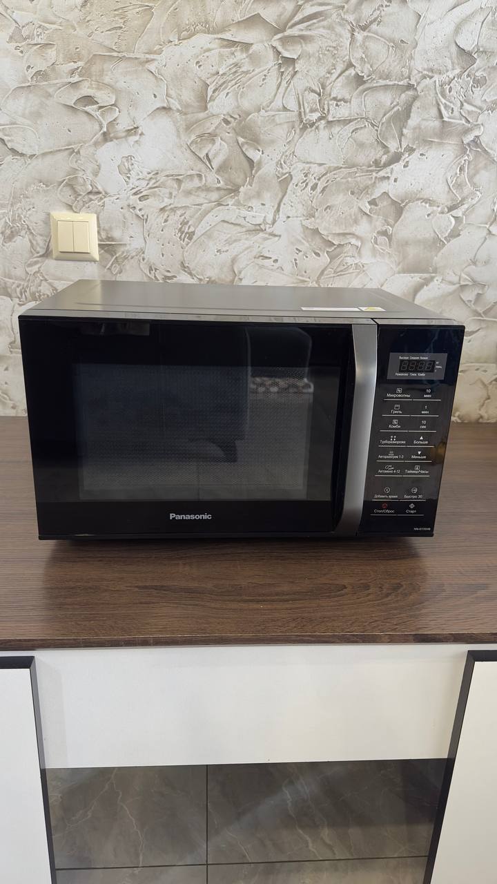 Микроволновая печь Panasonic NN-GT35HBZPE с грилем