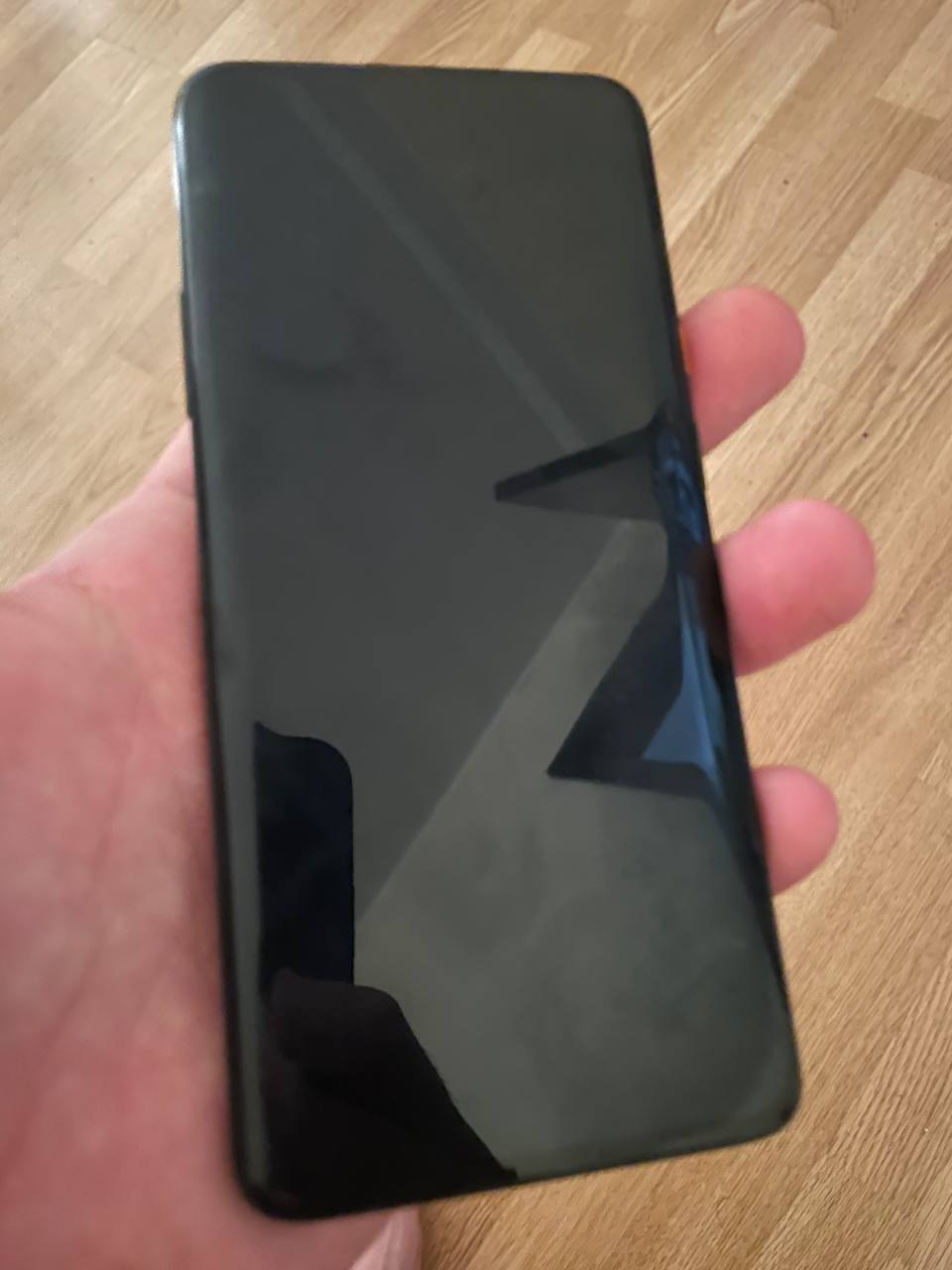 OnePlus 7T Pro McLaren 12/256, нужен экран