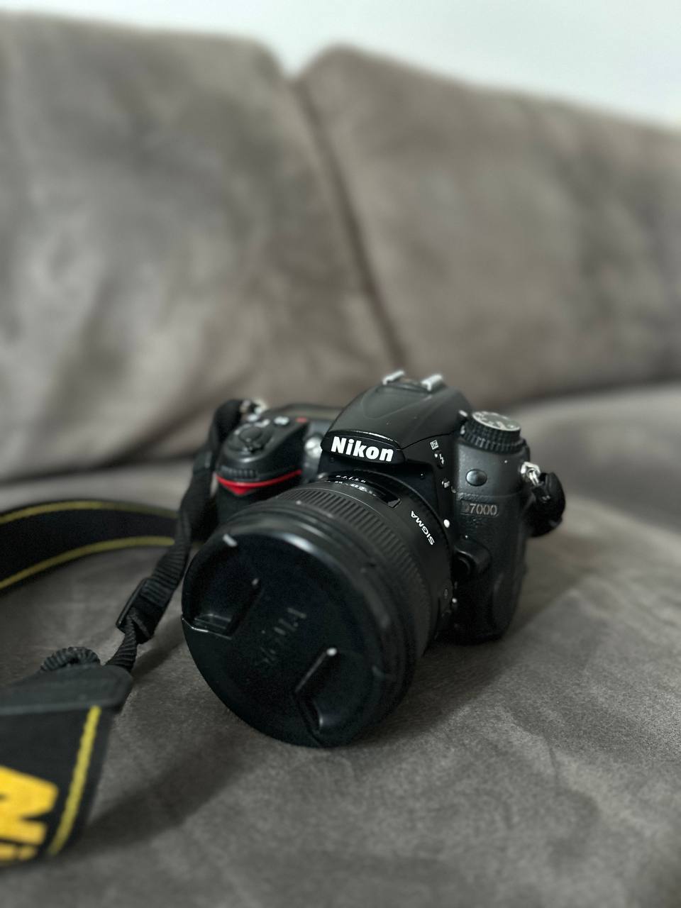Nikon D7000 + Sigma 50mm f/1.4 EX DG HSM комплект