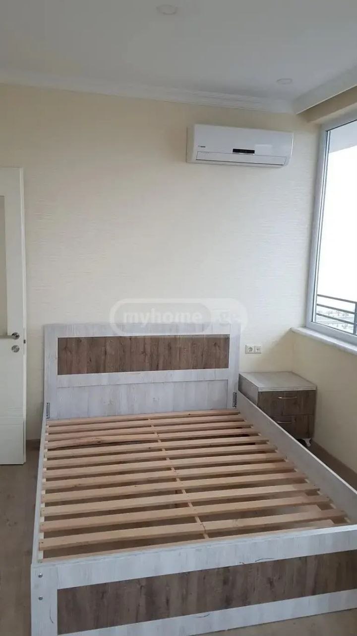 Спальный гарнитур: кровать 160x200 и 2 тумбочки