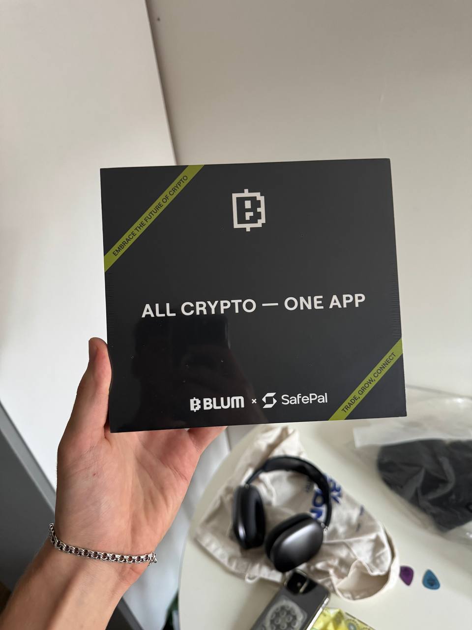 Холодный крипто-кошелёк Blum x SafePal (лимитированный)