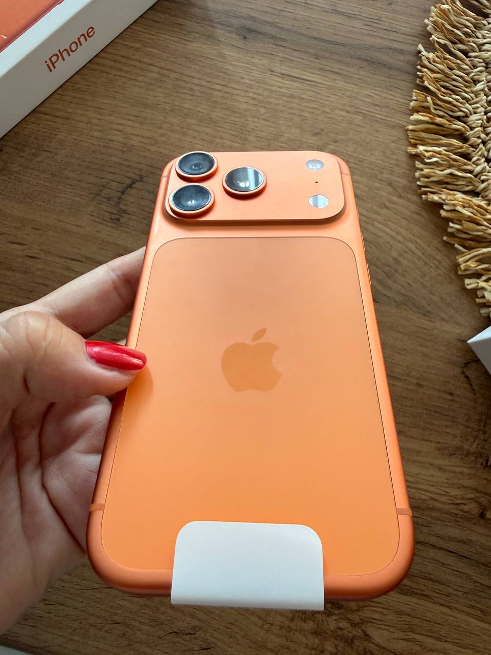 iPhone 17 Pro 256GB оранжевый, новый