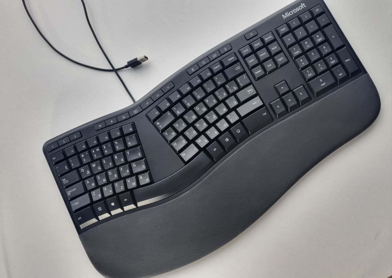 Клавиатура Microsoft полноразмерная с цифровым блоком USB