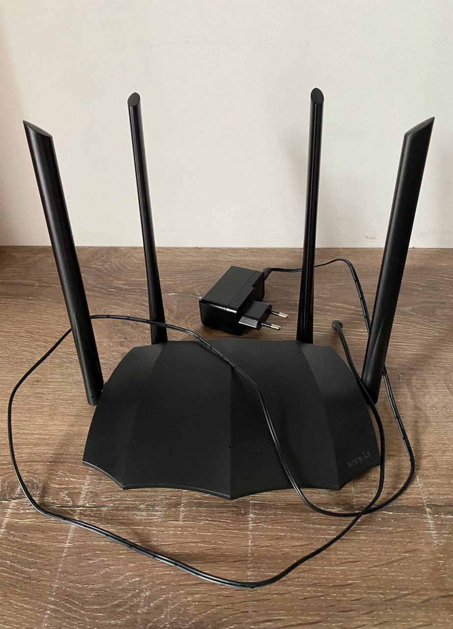 Wi-Fi роутер Tenda AC8 (V4.0)
