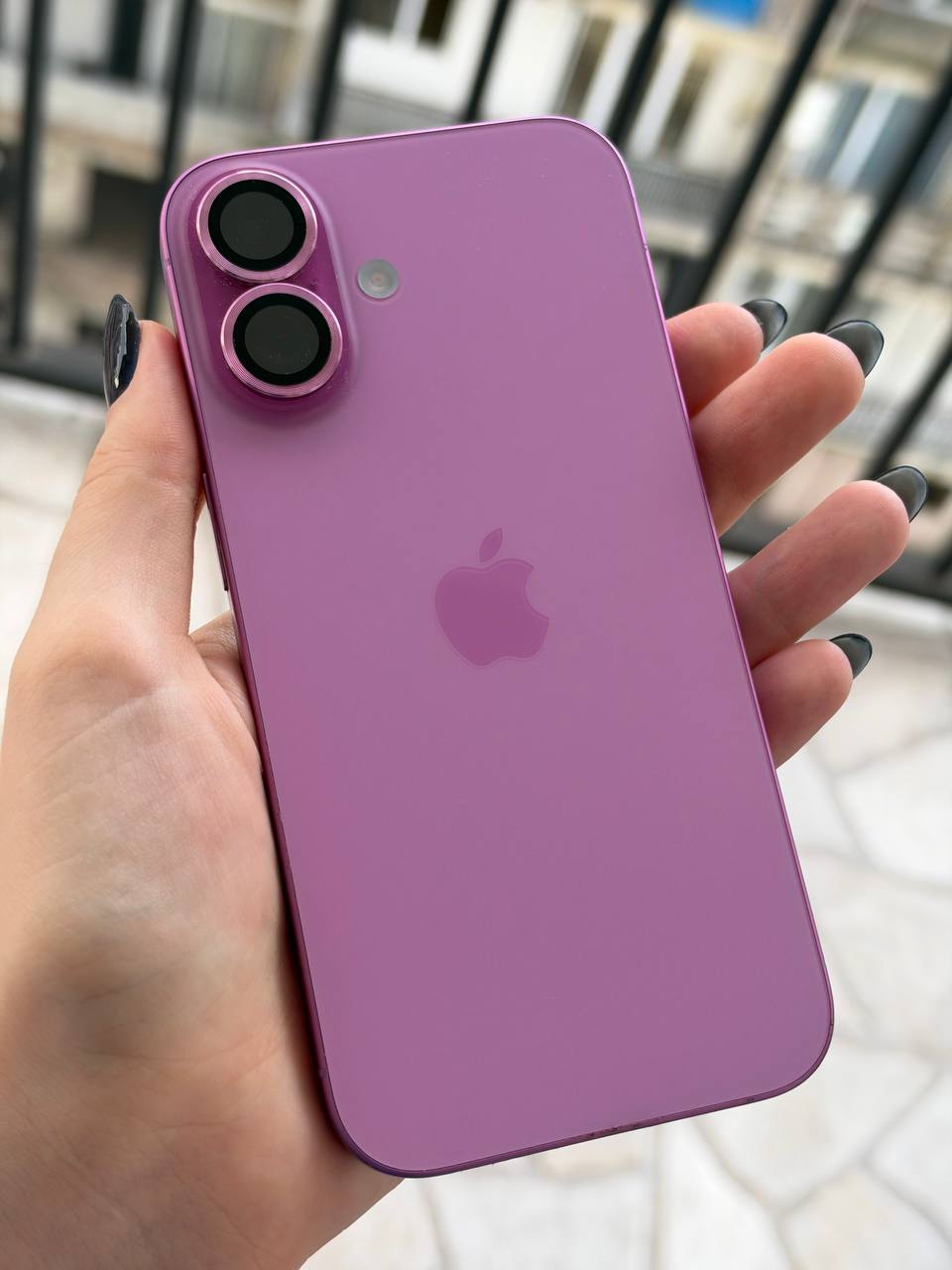 iPhone 16 256GB розовый