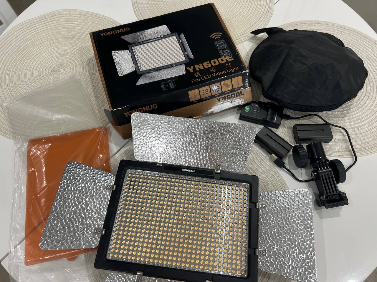 Комплект студийного LED-освещения Yongnuo YN600L