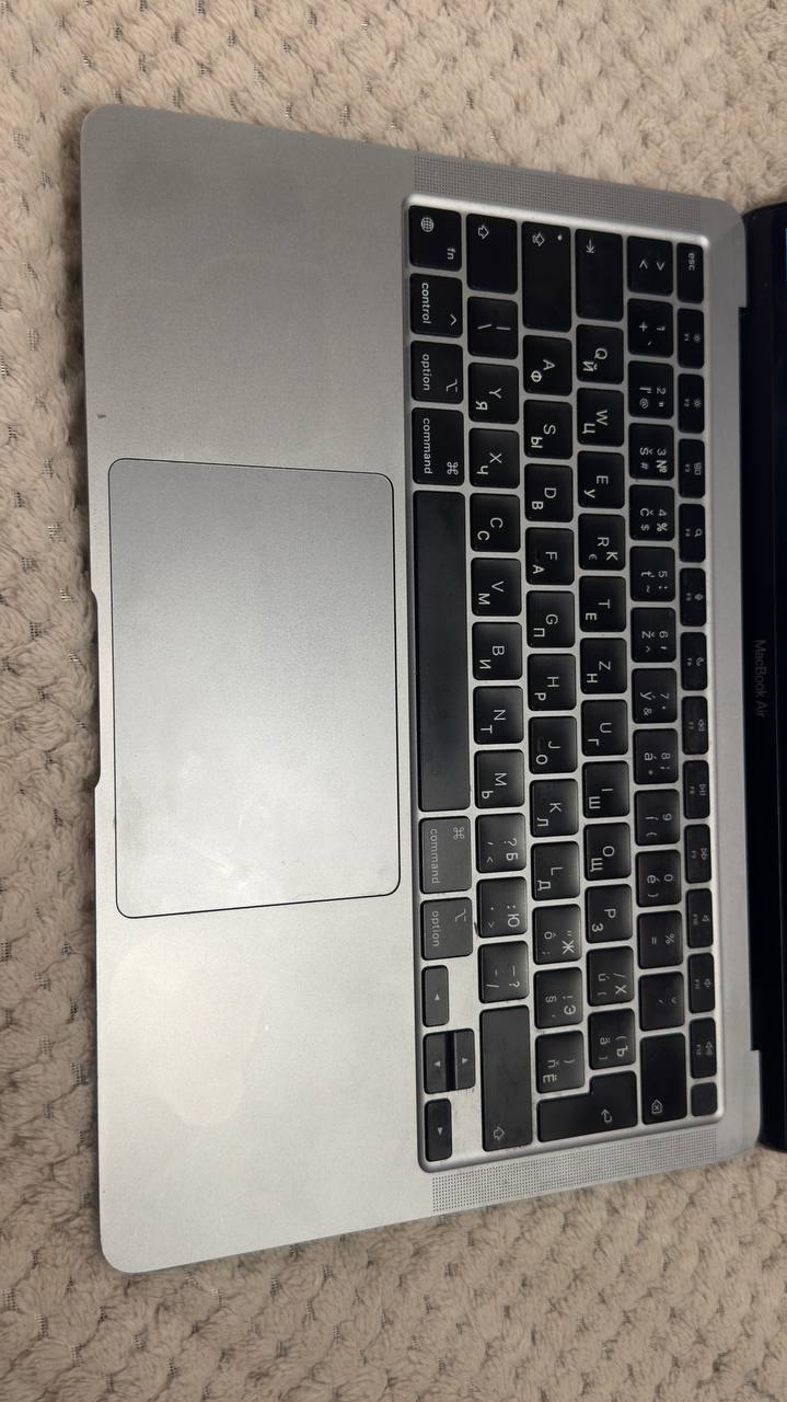 MacBook Air M1 (2020) 8/256 ГБ