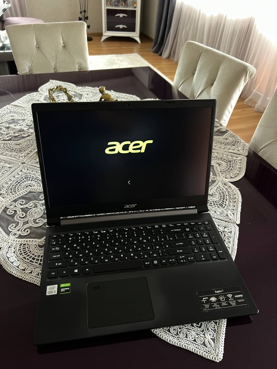Игровой ноутбук Acer Aspire 7 (i5-10300H, GTX 1650, 16GB)