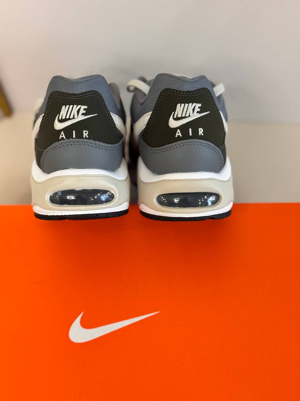 Кроссовки Nike мужские, новые, размер 7.5 (39-40)