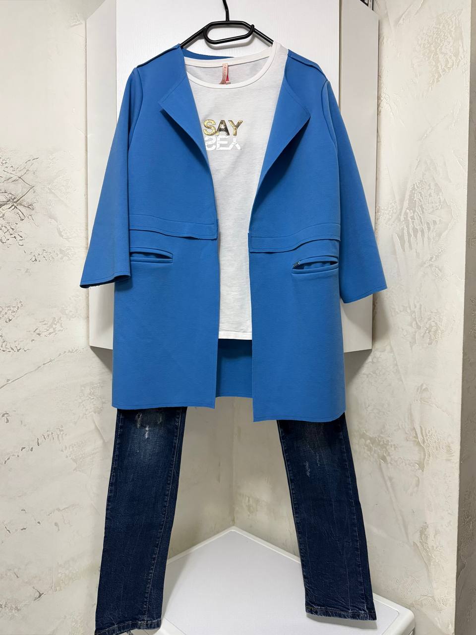 Комплект женских вещей №1: джинсы DSquared2, футболка Imperial, кардиган