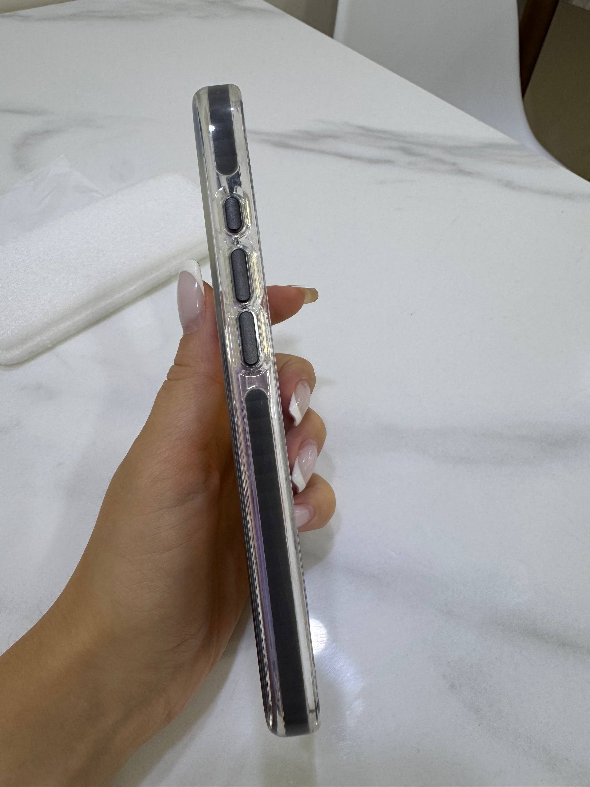 Чехол для iPhone 16 Pro с MagSafe