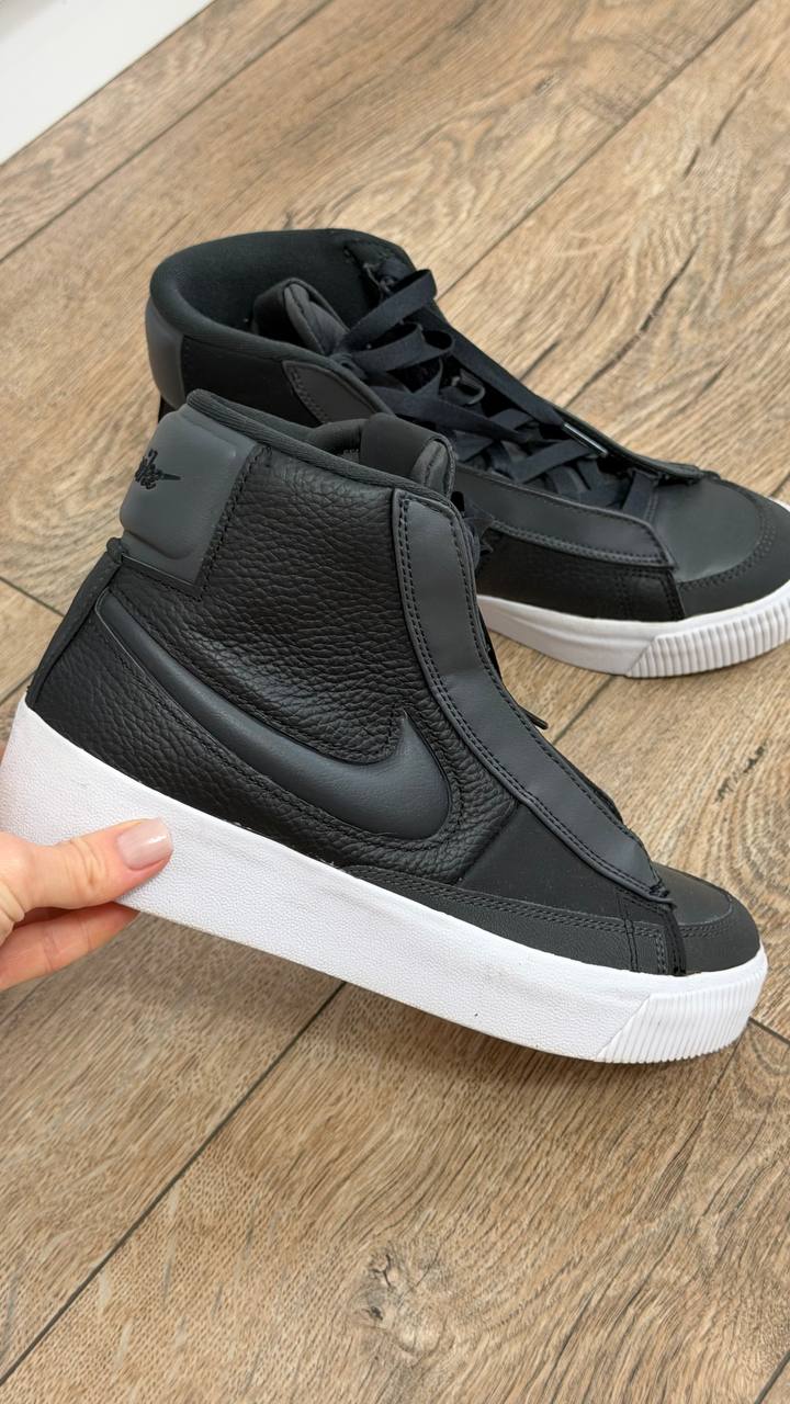 Nike кроссовки размер 38